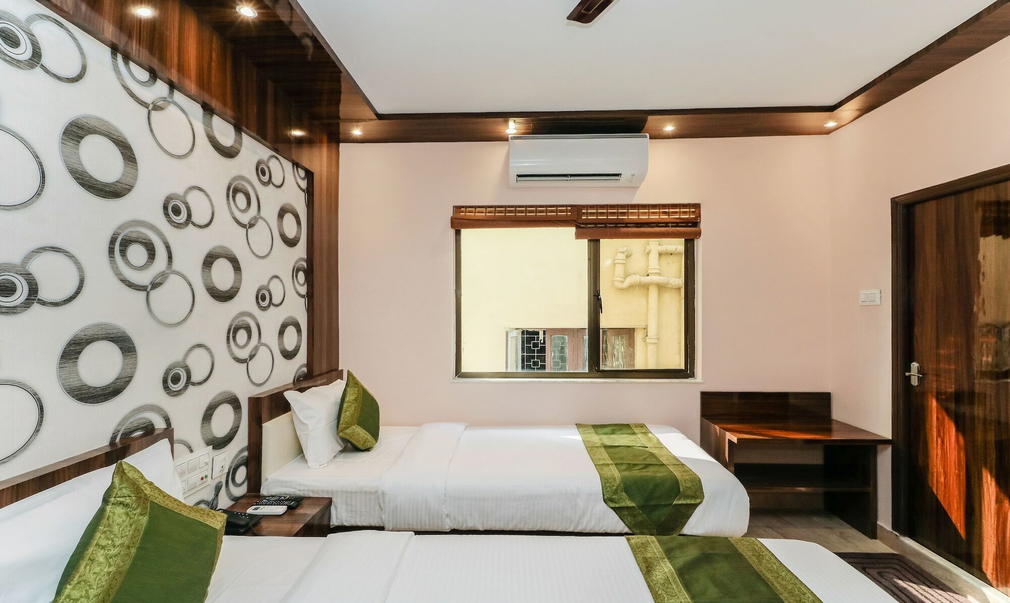 Treebo Trend Imperio Hotel Kolkata Exterior photo